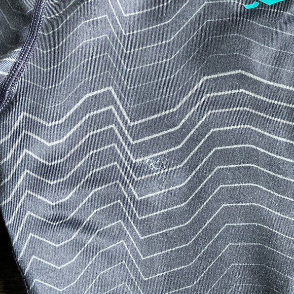 Rabbit Running Capris - Picture 5 of 8